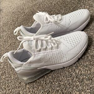 Nike Air Max 270 sneakers. 4.5Y/6